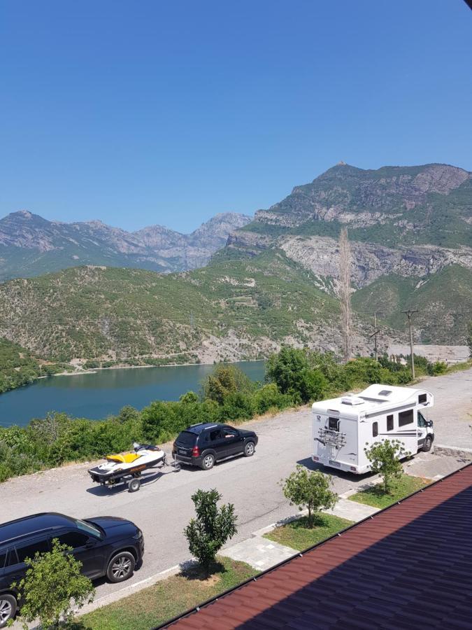Hotel Lugina E Komanit Koman