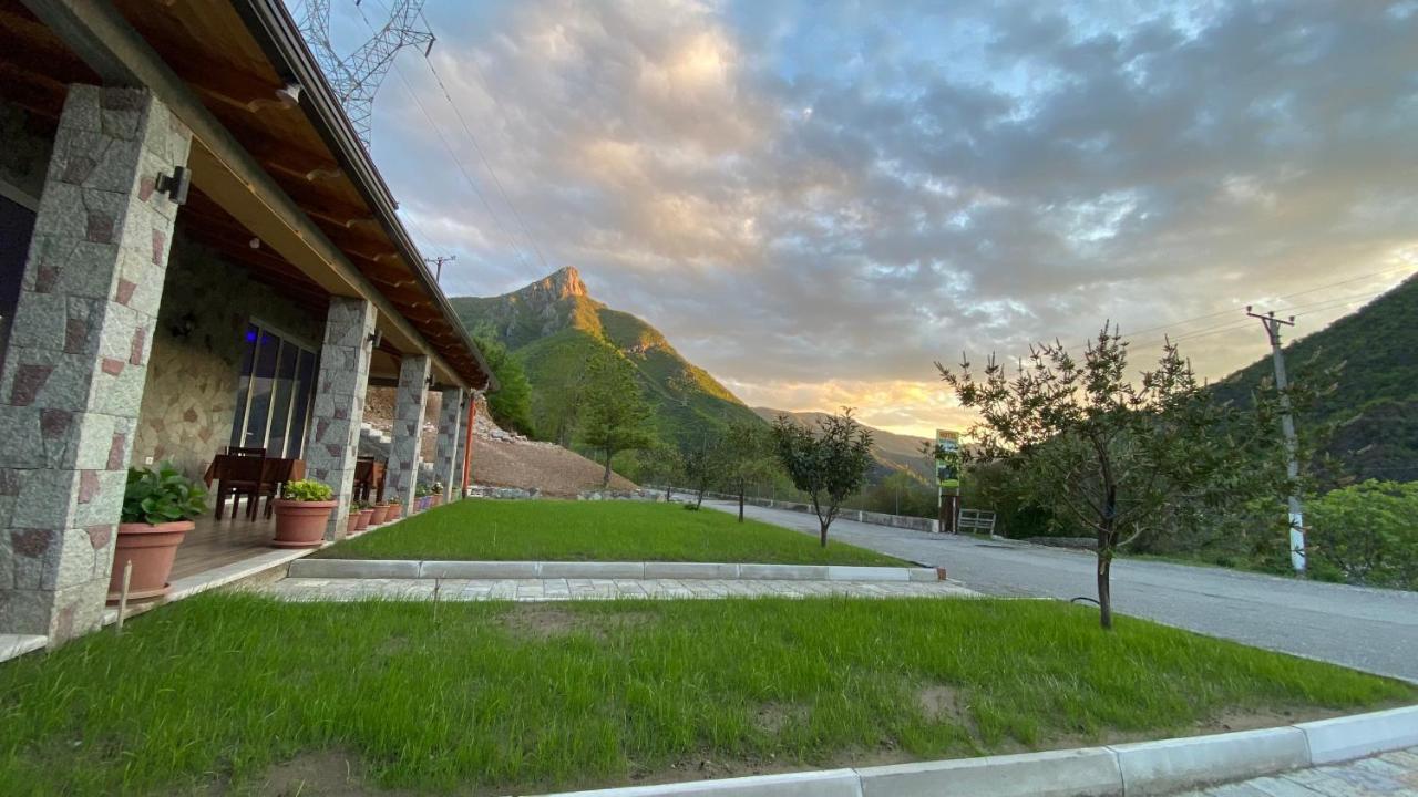 Lugina E Komanit Hotel Koman