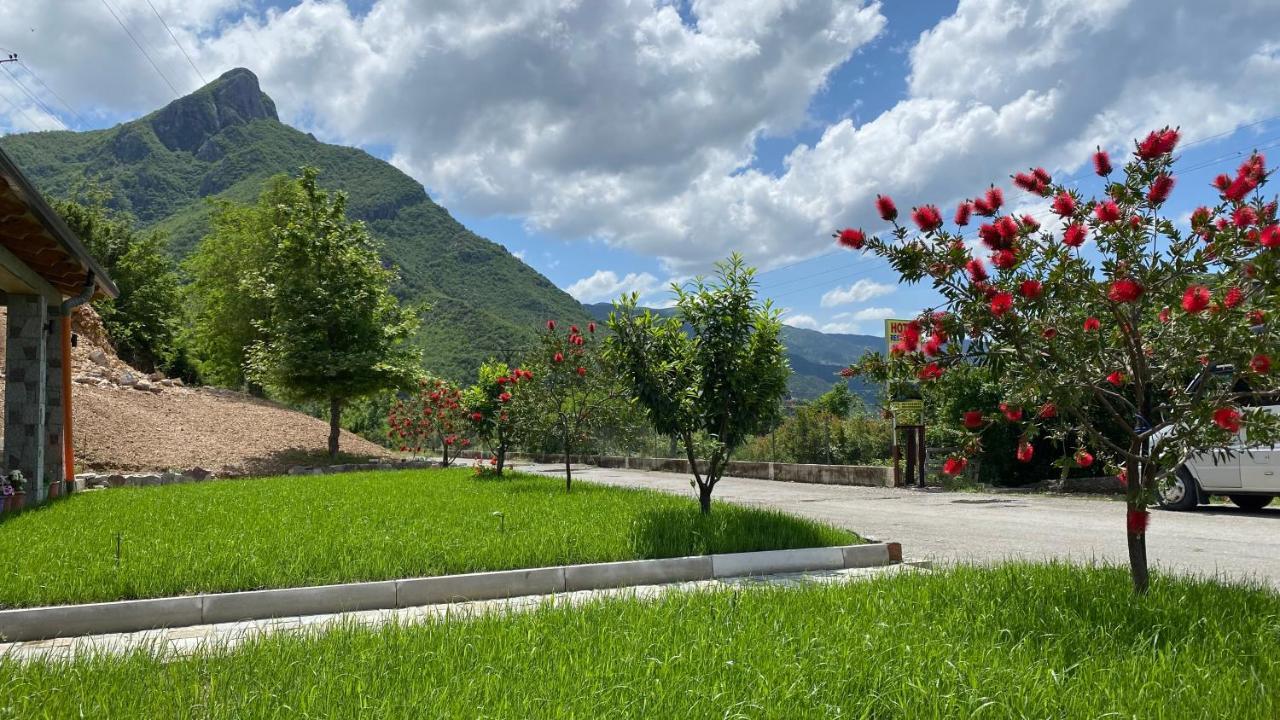 Hotel Lugina E Komanit