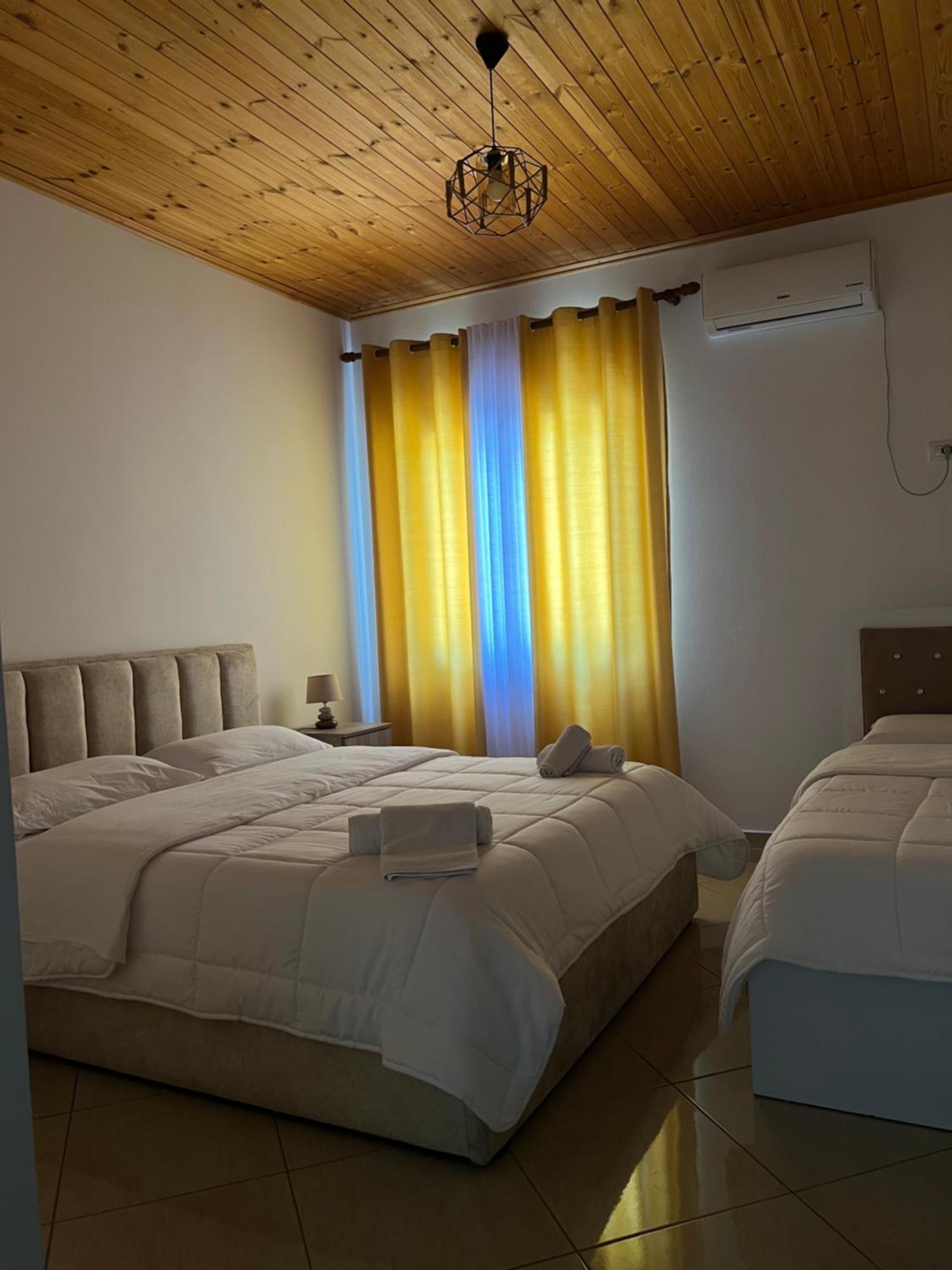 Hotel Lugina E Komanit Koman